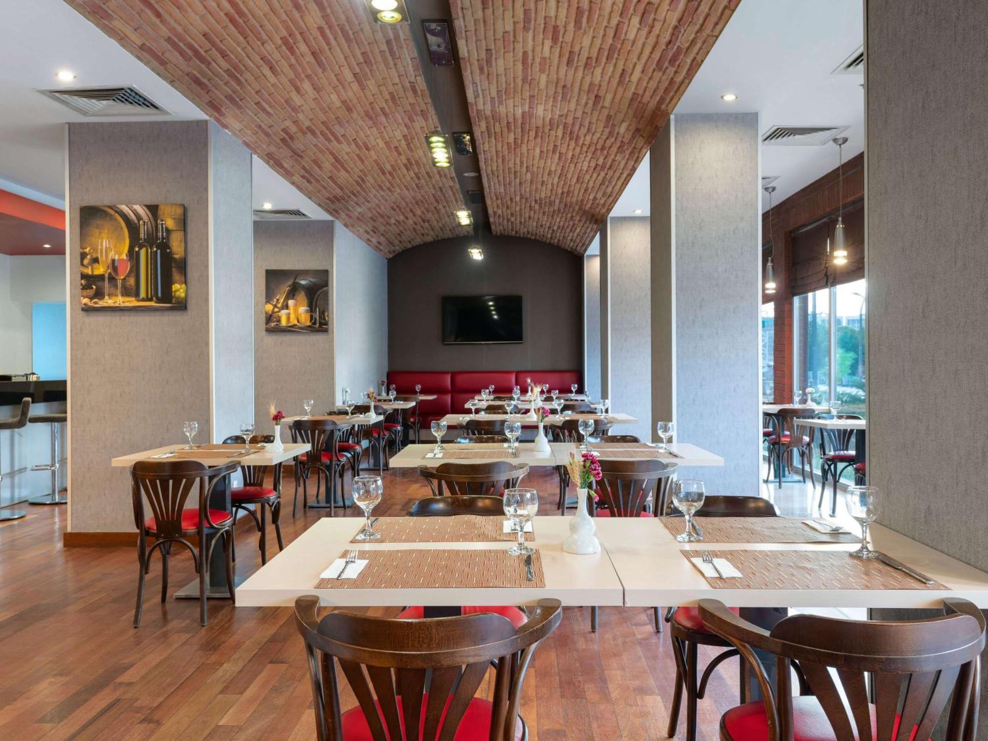 Ibis Eskisehir Esquiceir Exterior foto